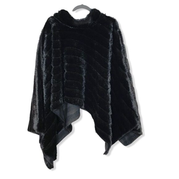 Vintage Faux Fur Poncho - Picture 2 of 6